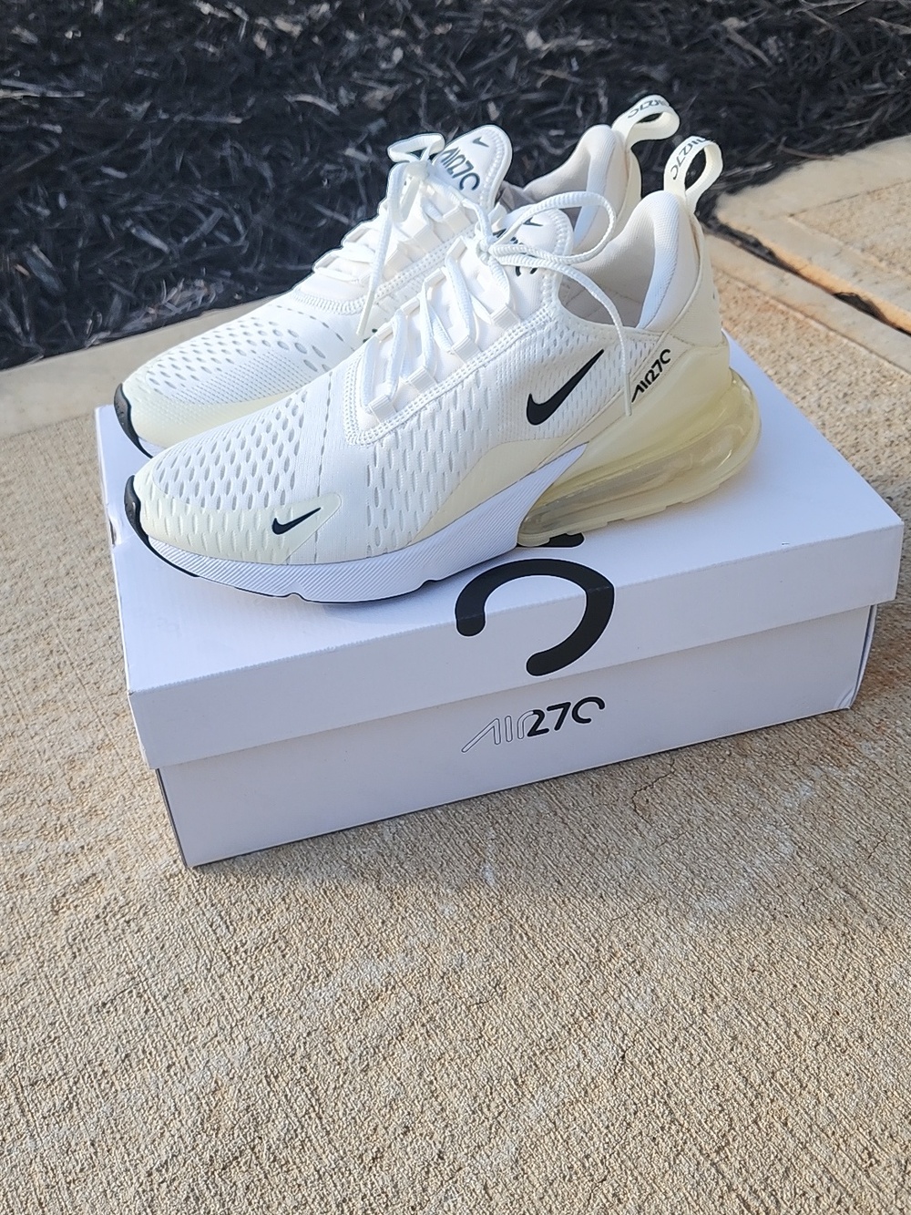 Nike Air Max 270 Womens Sail, Black, Coconut Milk Size 10 New In Box